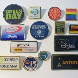 Botons em metal com resina